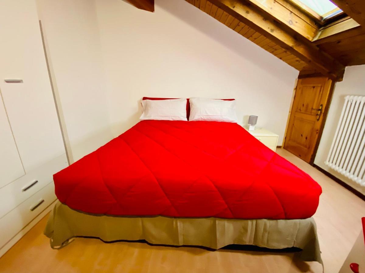 Casa Dei Leoni Apartment Aosta Luaran gambar