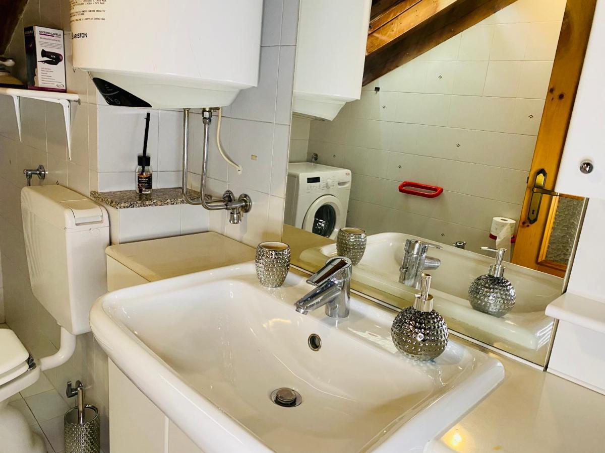 Casa Dei Leoni Apartment Aosta Luaran gambar