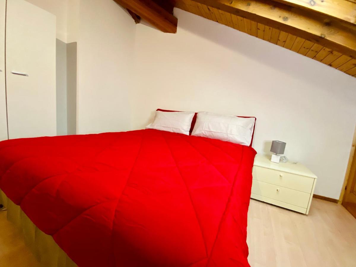 Casa Dei Leoni Apartment Aosta Luaran gambar